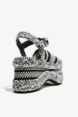 <transcy>CARMEN</transcy>